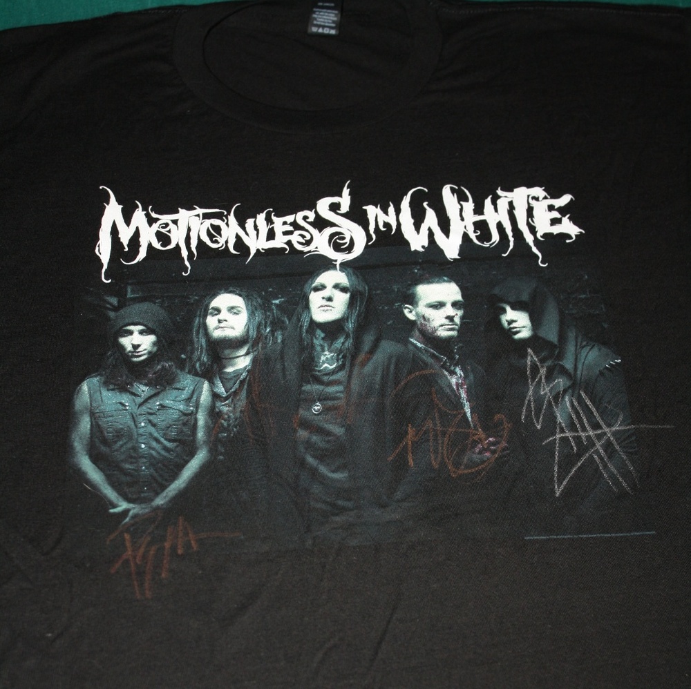 Motionless In White L Tee SIGNED NWOT Creatures